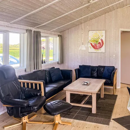 Beautiful Home In Rudkobing With Sauna * Spodsbjerg
